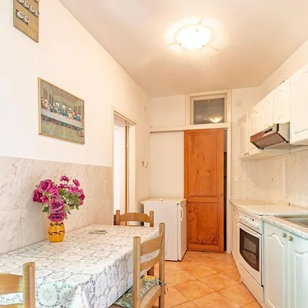 With A Parking Space Hvar - 15706 ゲストハウス 3*