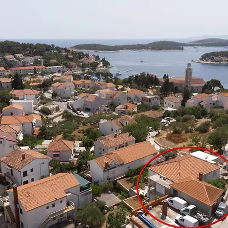 Pensjonat With A Parking Space Hvar - 15706 Hvar Town