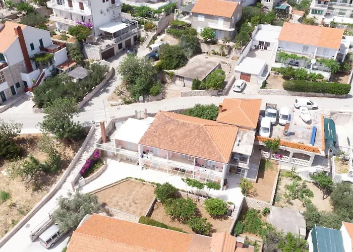 And With Parking Space Hvar - 15706 Πανσιόν